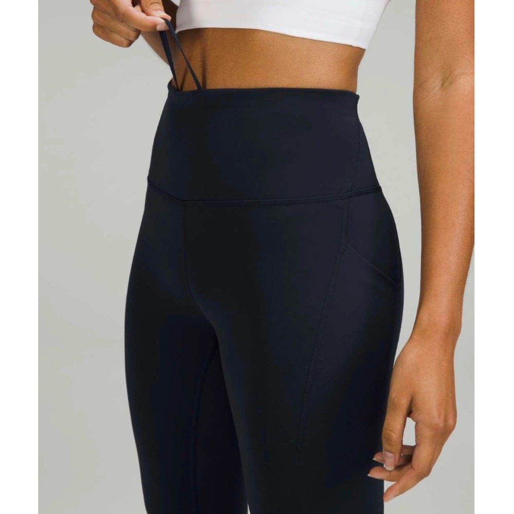 Lululemon Wunder Train High-Rise Crop with Pockets 23" in True Navy Size 4 - Picture 14 of 16
